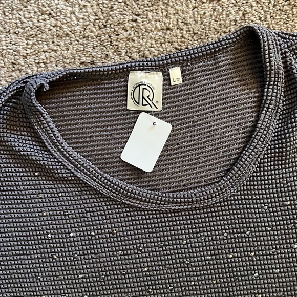 Boutique Fashion Sparkle Studded Top L/XL NWT - Picture 4 of 4